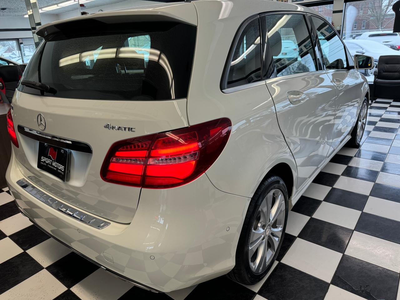 2015 Mercedes-Benz B-Class 4Matic+GPS+Power Seat+Blind Spot+Collision Alert Photo41