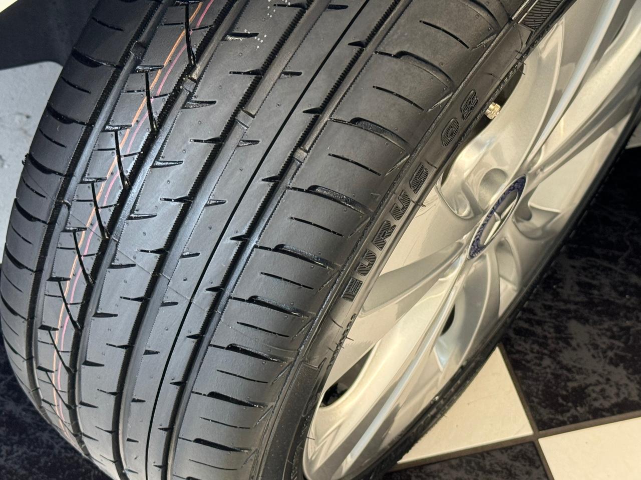 2015 Mercedes-Benz B-Class 4Matic+GPS+Power Seat+Blind Spot+Collision Alert Photo12
