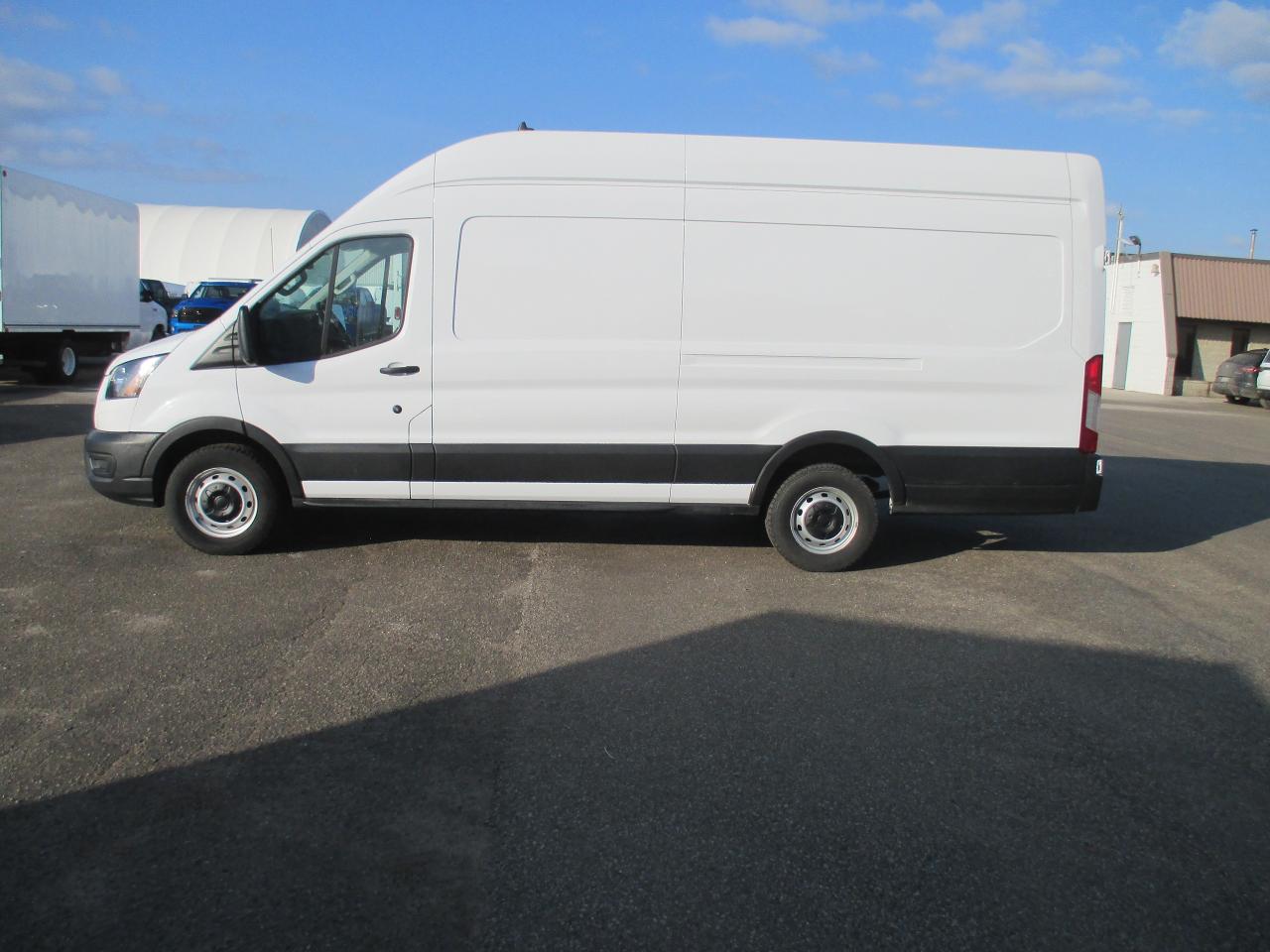 2023 Ford Transit 250 T-250 148" EL Hi Rf 9070 GVWR RWD - Photo #4