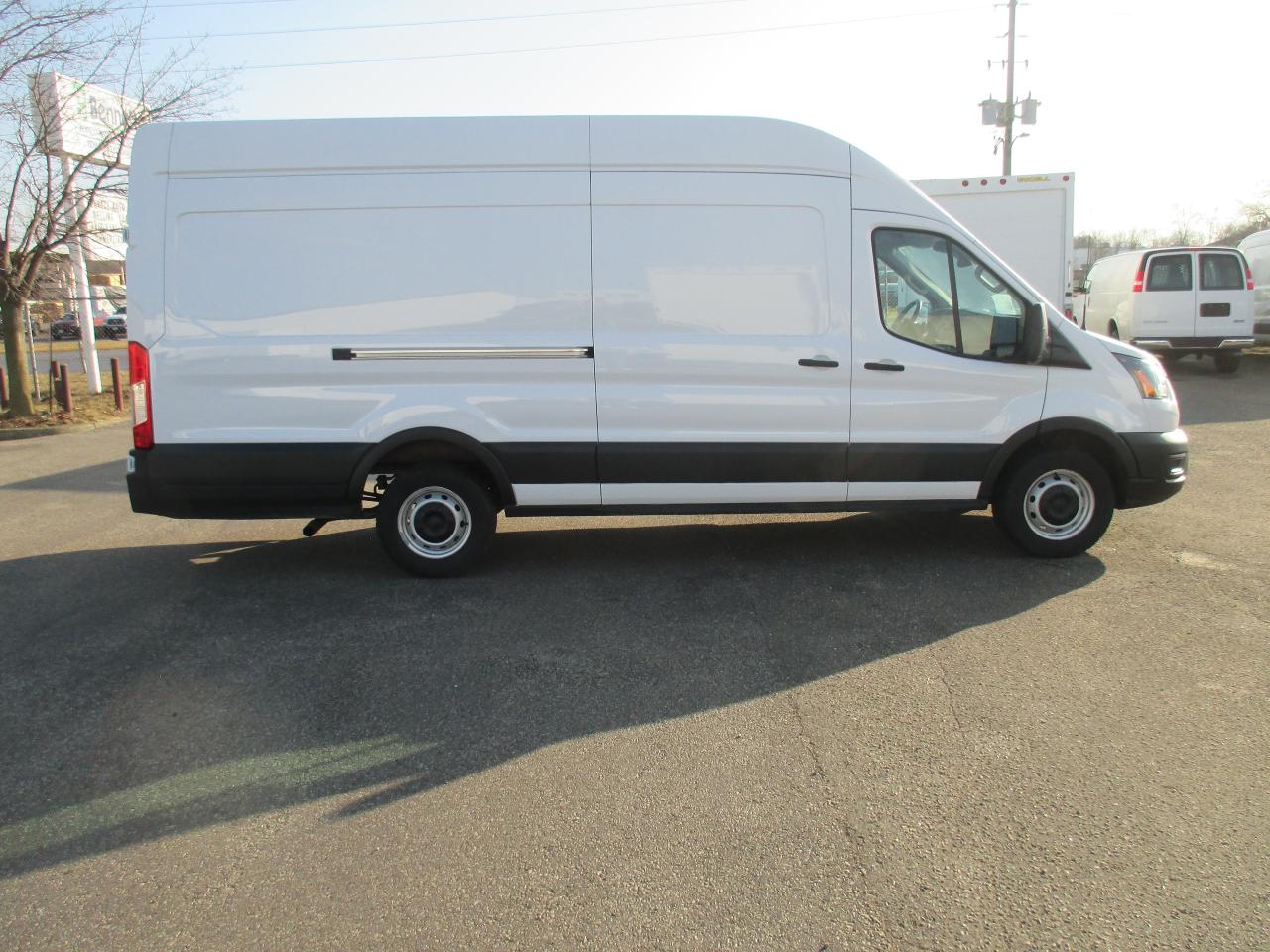 2023 Ford Transit 250 T-250 148" EL Hi Rf 9070 GVWR RWD - Photo #3