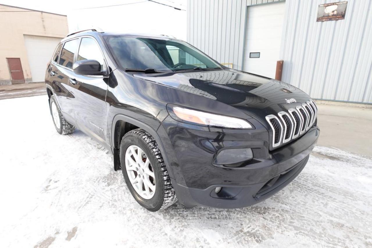 2016 Jeep Cherokee Latitude 4x4 Photo3