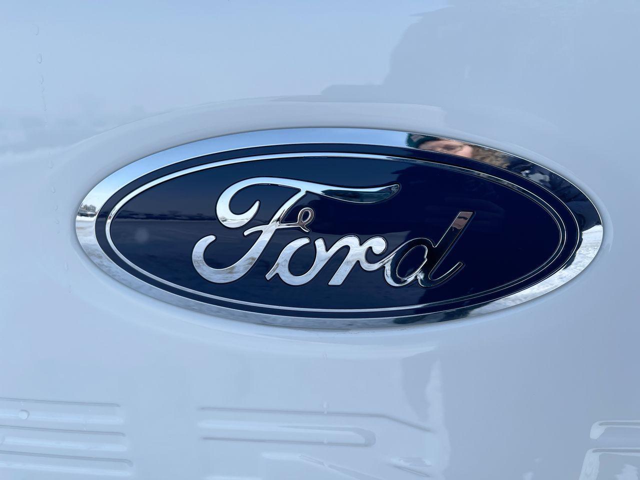 2023 Ford F-350 4X4 CREW CAB PU DRW/ 8' Box 628A Photo5