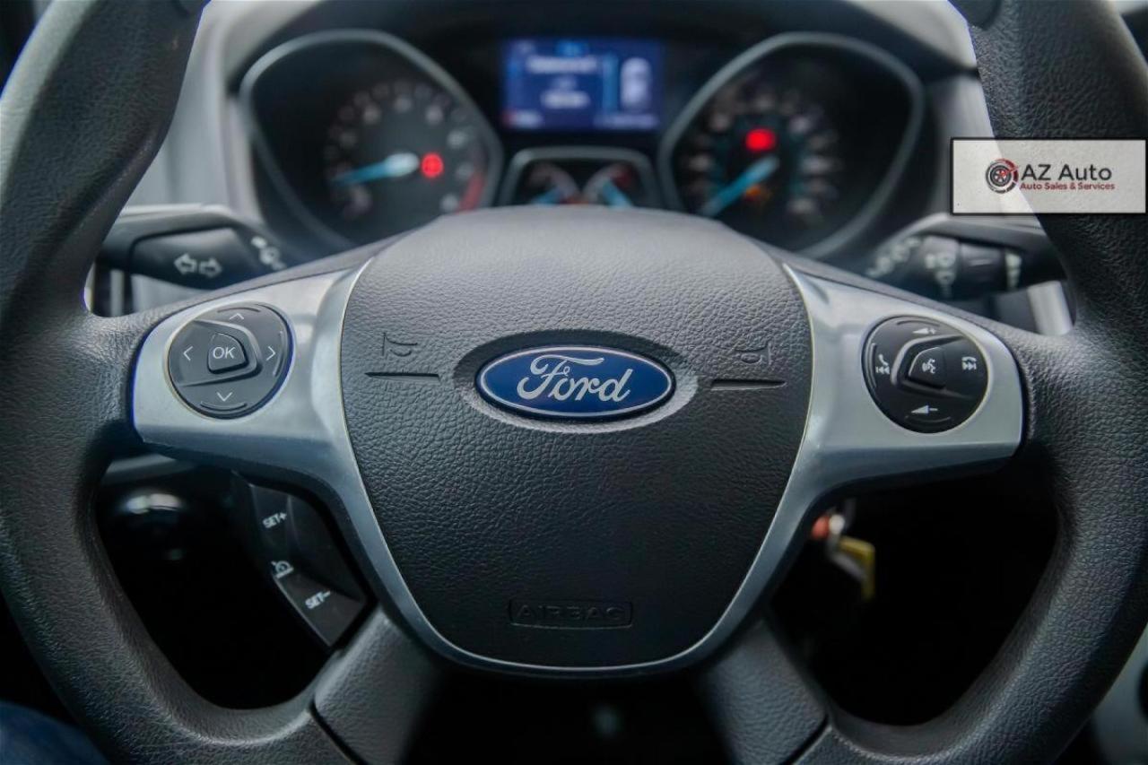 2014 Ford Focus SE - Photo #16