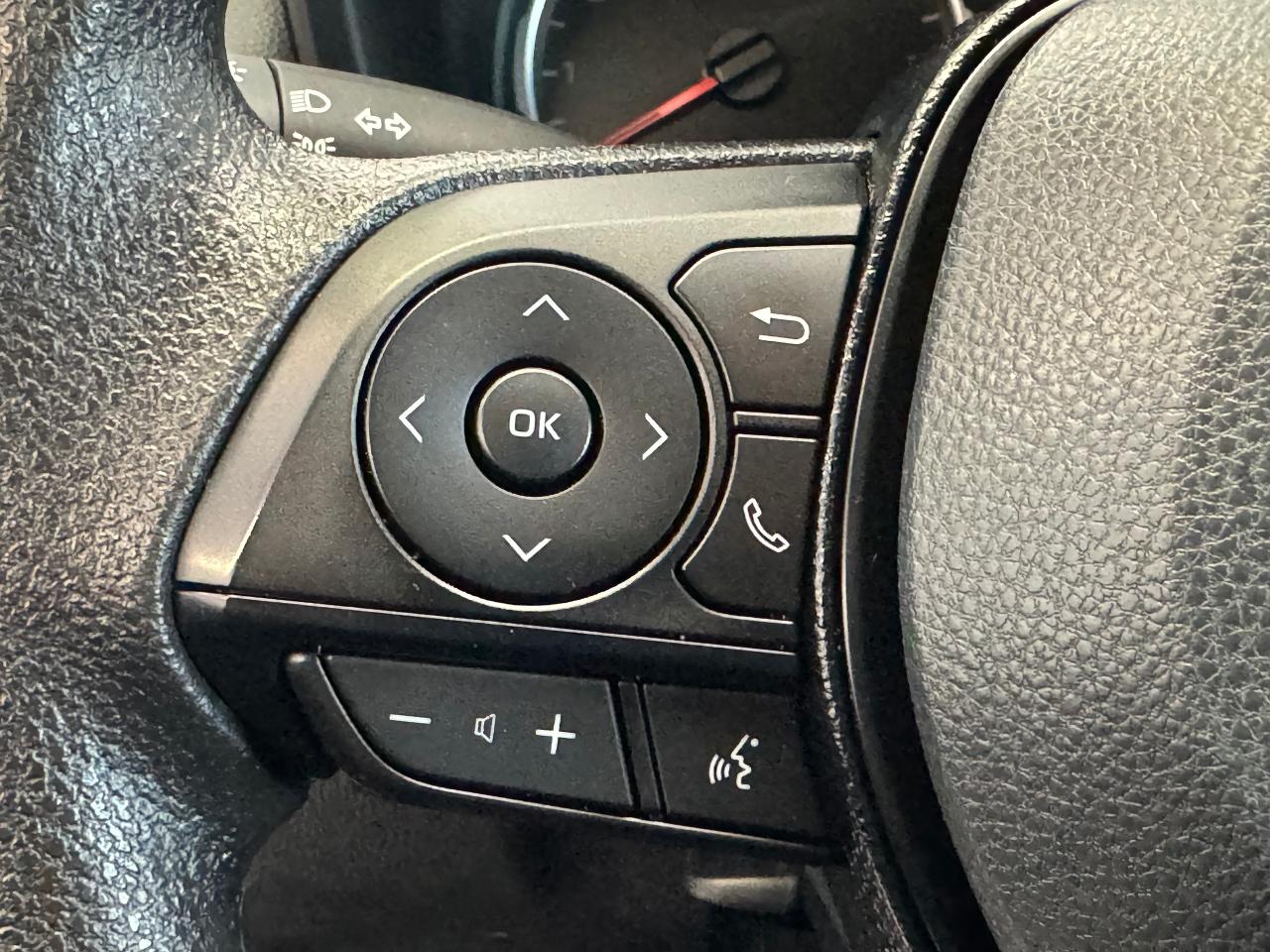 2021 Toyota RAV4 LE AWD+ApplePlay+Adaptive Cruise+CLEAN CARFAX Photo45