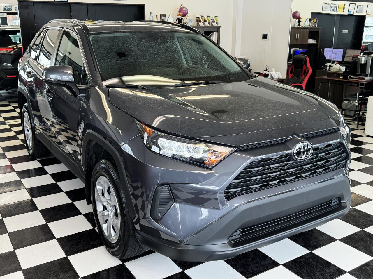 2021 Toyota RAV4 LE AWD+ApplePlay+Adaptive Cruise+CLEAN CARFAX - Photo #5