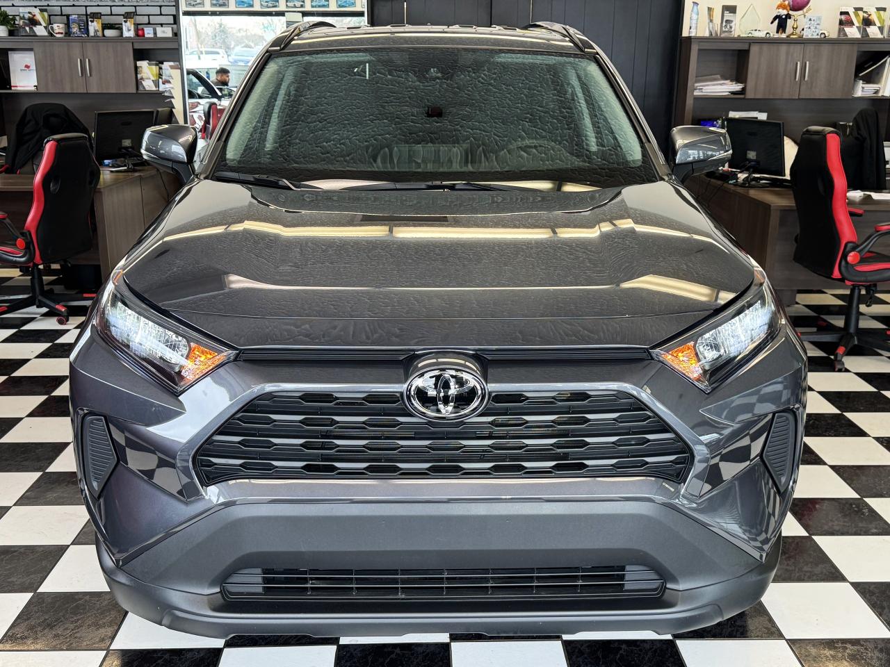 2021 Toyota RAV4 LE AWD+ApplePlay+Adaptive Cruise+CLEAN CARFAX Photo67