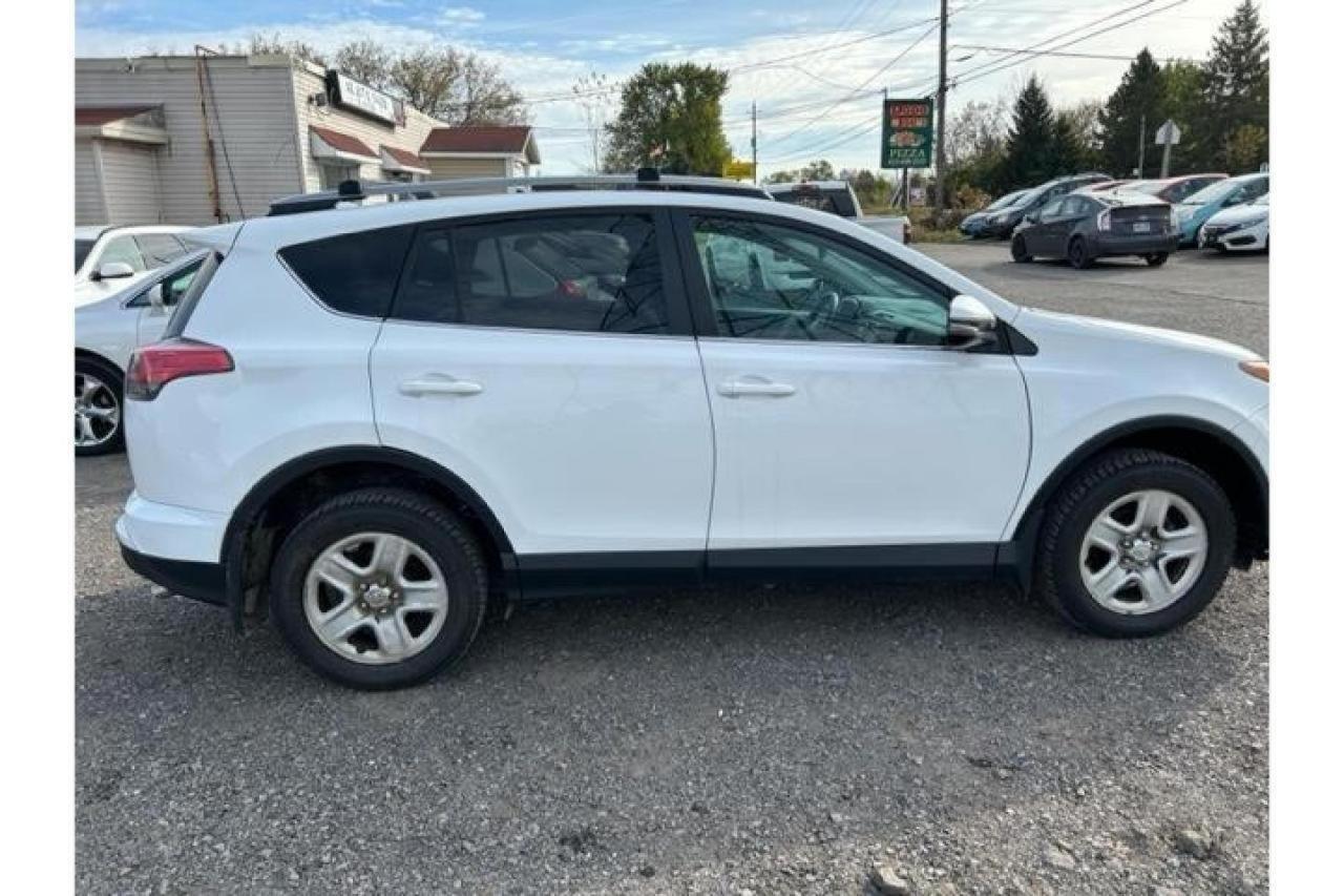 2017 Toyota RAV4 LE - Photo #32