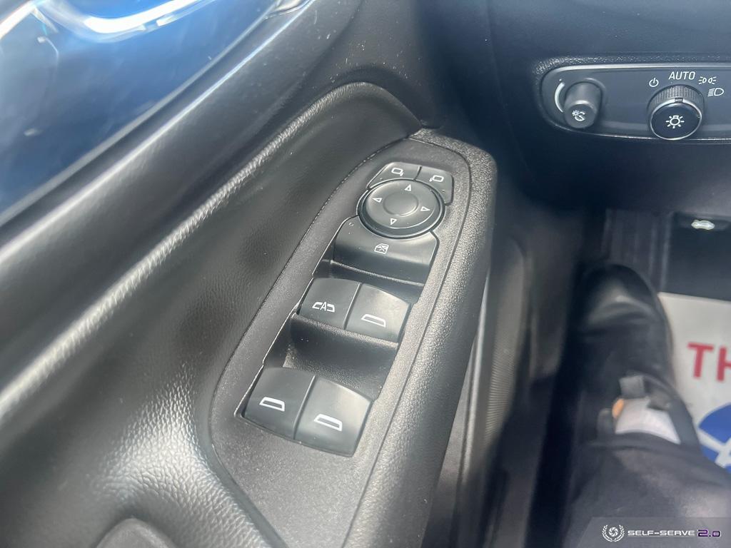 2019 Chevrolet Equinox LT / AWD / HTD SEATS / REVERSE CAM - Photo #12