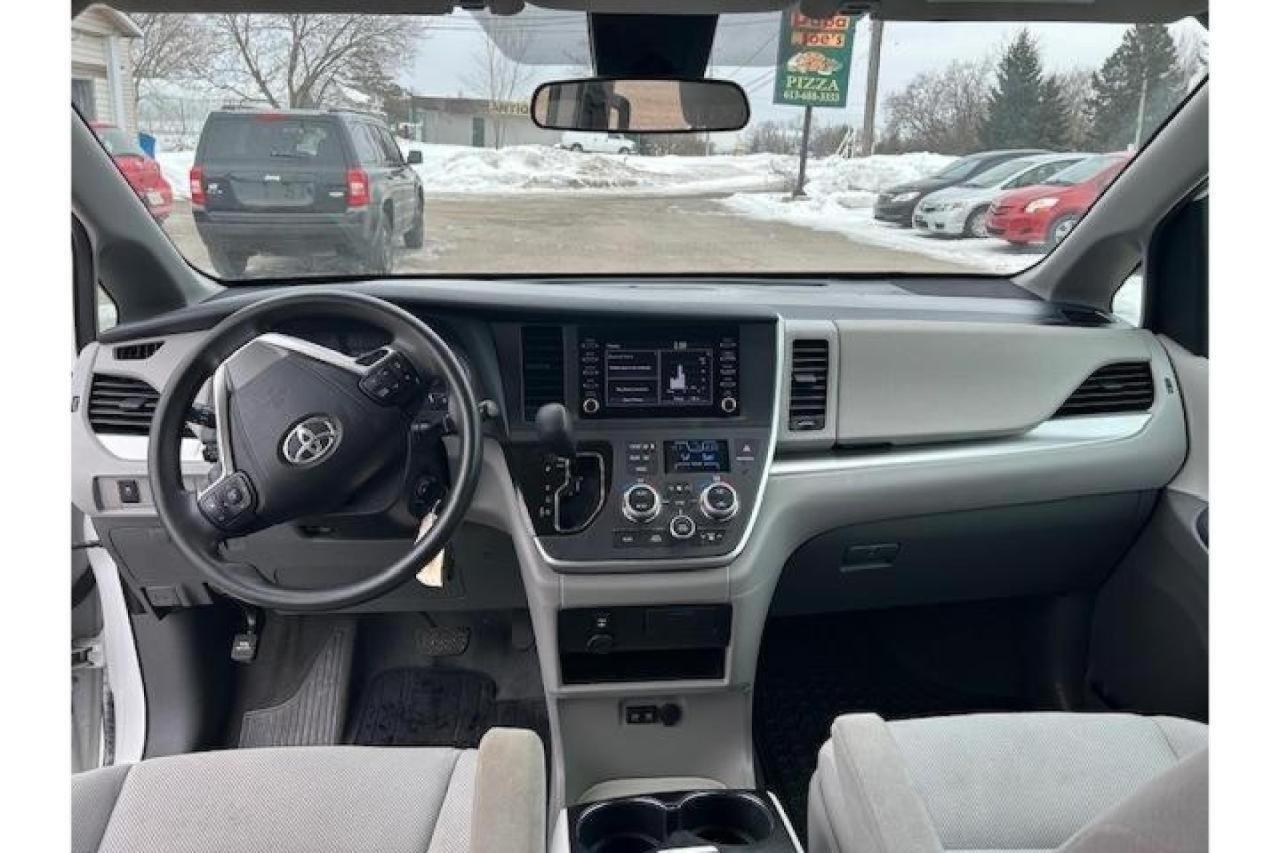 2020 Toyota Sienna Luxury - Photo #49