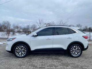 2020 Ford Escape TITANIUM HYBRID AWD - Photo #2