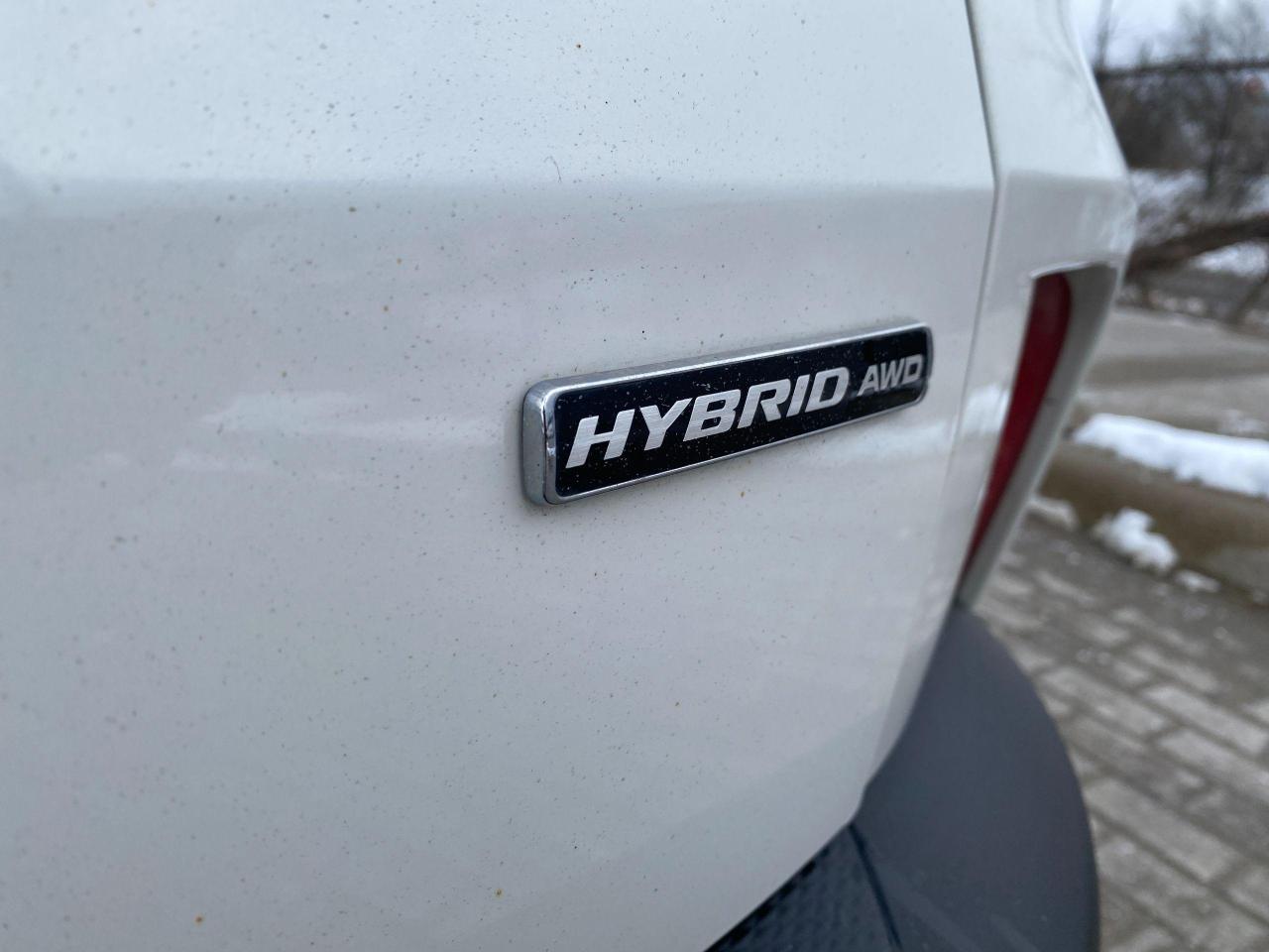 2020 Ford Escape TITANIUM HYBRID AWD - Photo #10
