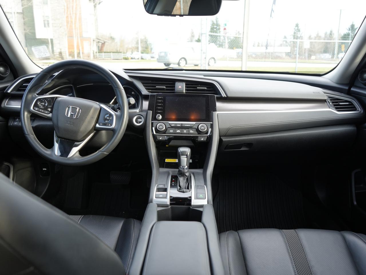 2020 Honda Civic Touring CVT Photo10