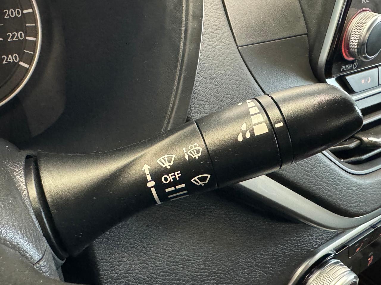 2022 Nissan Altima SE AWD 2.5L+Lane Departure+RemoteStart+CLEANCARFAX Photo110