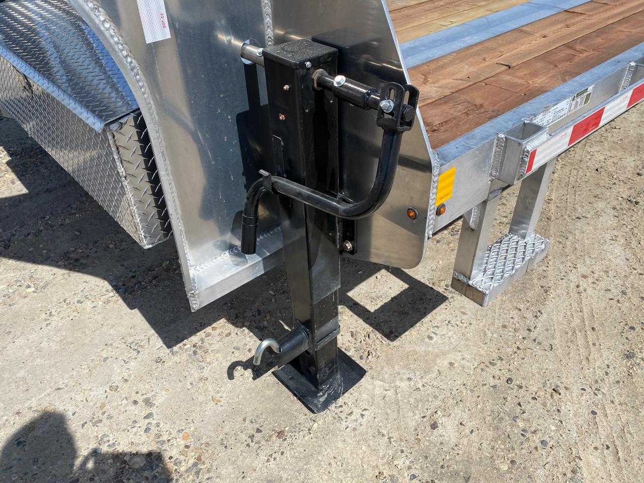 2024 Nordtek Gooseneck 102" X 30' Triple Axle Deckover Photo4