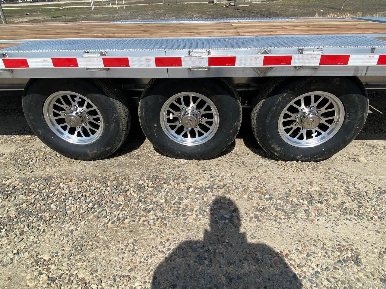 2024 Nordtek Deck Over 102" X 30' Triple Axle Deckover Photo5