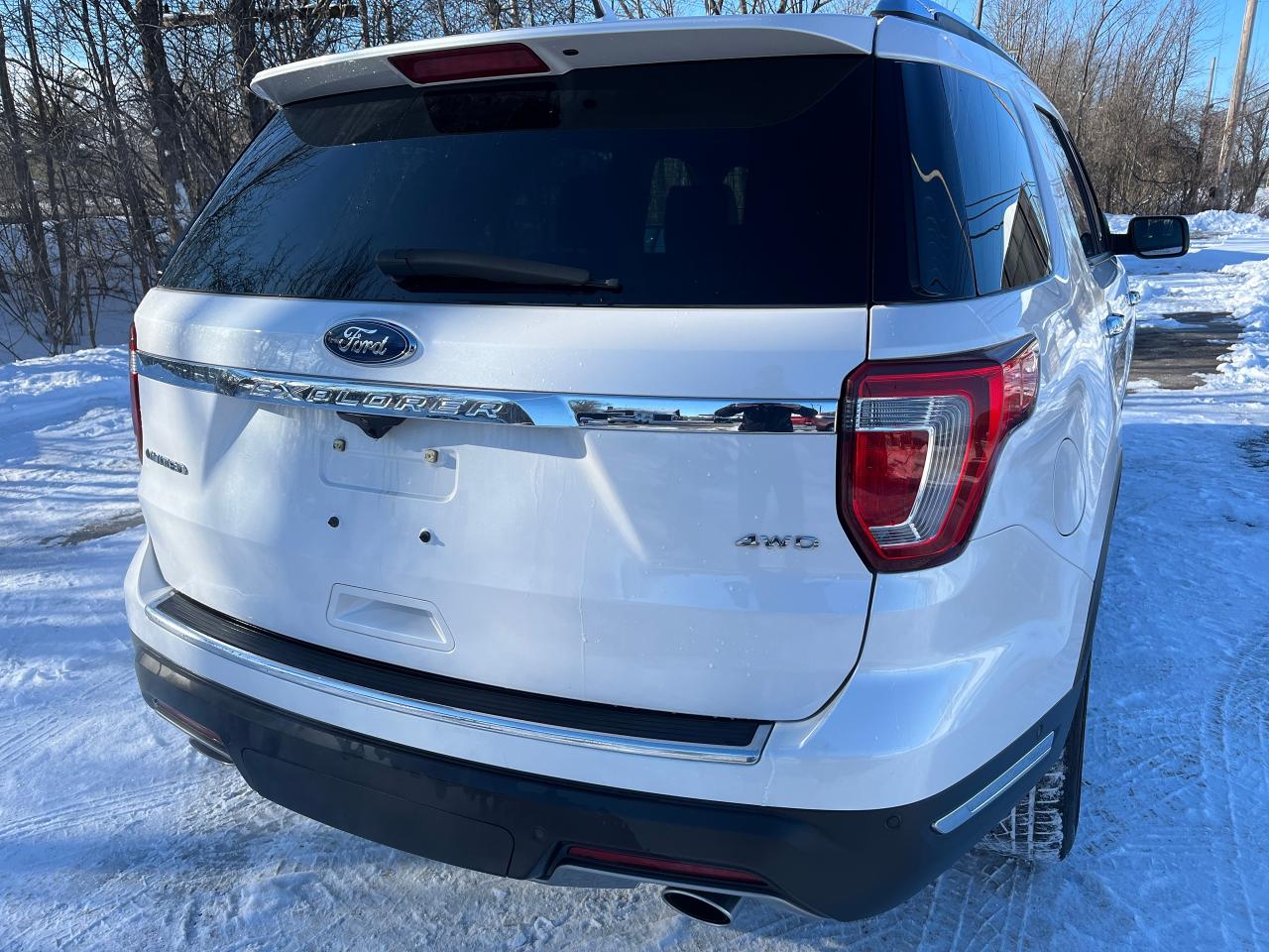 2018 Ford Explorer Limited 4WD Low KMS - Photo #8