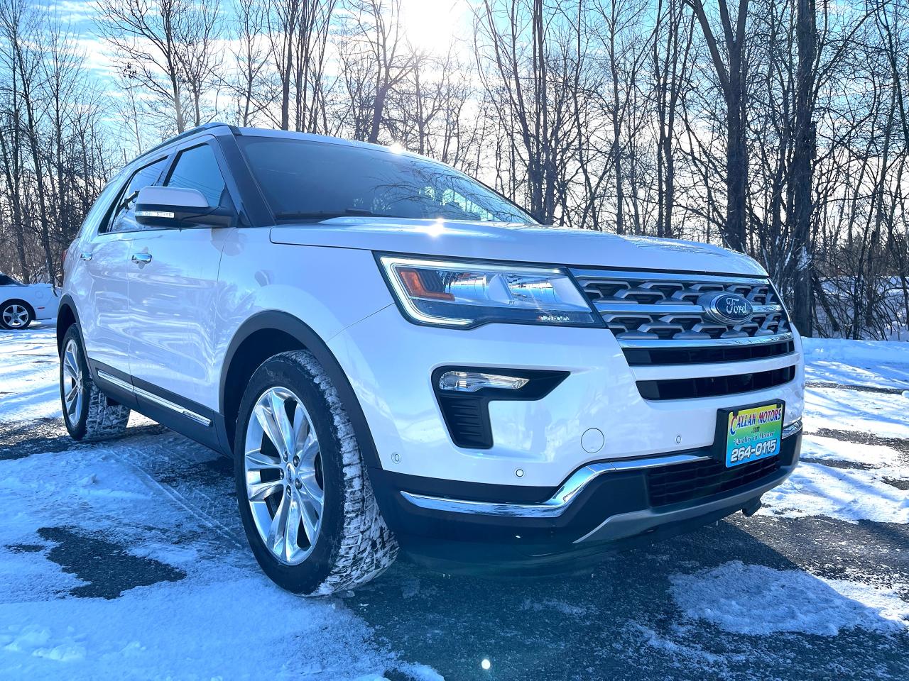 2018 Ford Explorer Limited 4WD Low KMS - Photo #2
