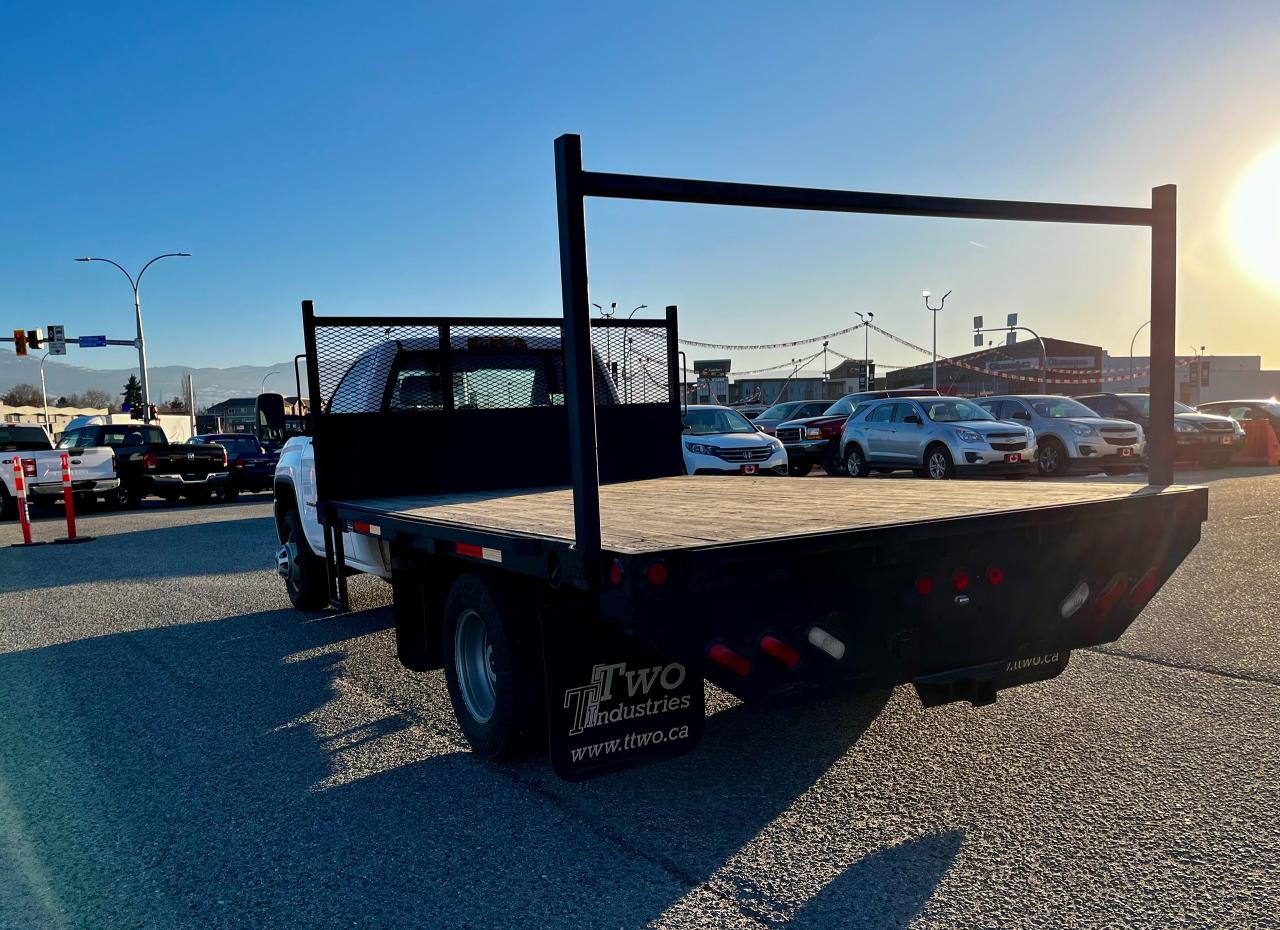 2015 GMC Sierra 3500 Reg Cab, HD, 2WD, Dually, 12 ft Flat Deck - Photo #7