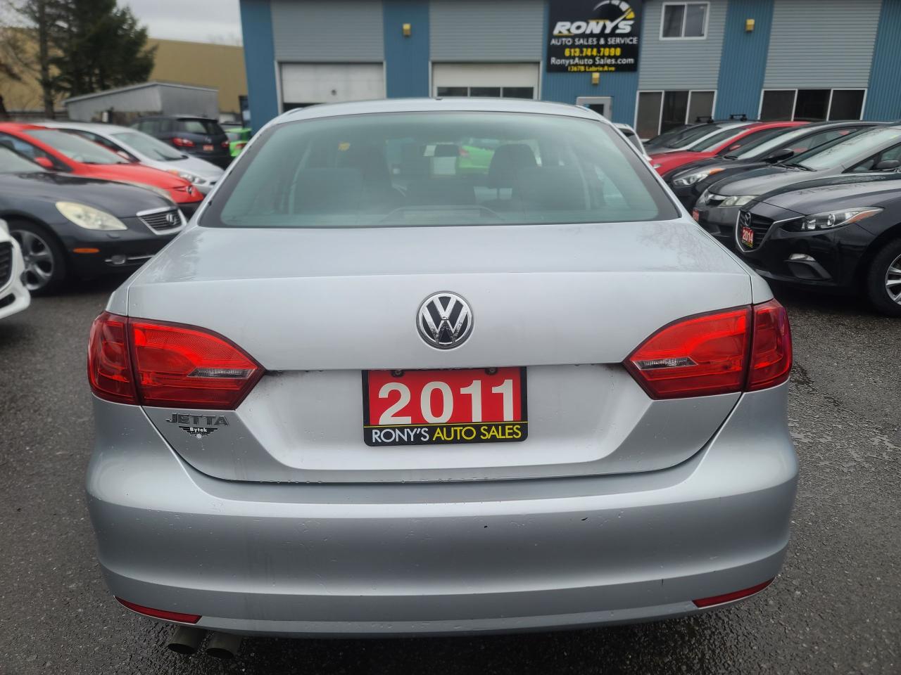 2011 Volkswagen Jetta AUTOMATIC/ACCIDENT FREE/2.0 4 CYL/POWER GROUP/172K - Photo #5