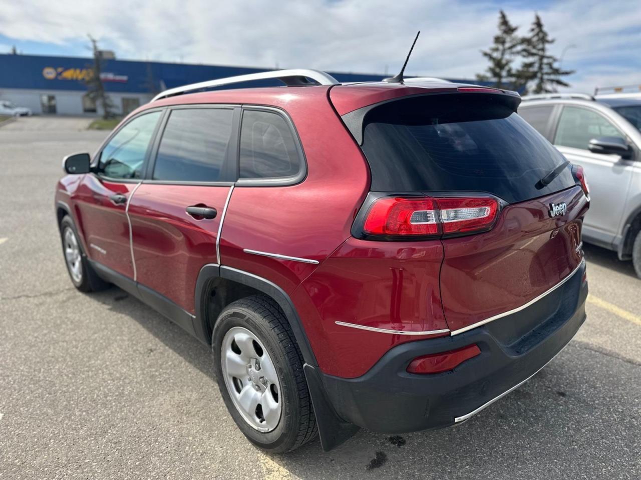 2016 Jeep Cherokee Sport-DEALER SERVICED-BACK UP CAM-BLUETOOTH - Photo #7