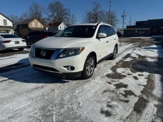 Used 2014 Nissan Pathfinder Platinum Premium Hybrid for sale in Belmont, ON