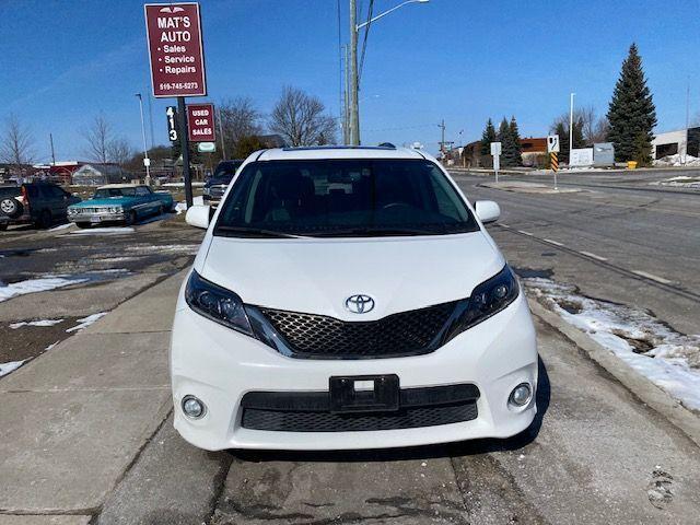 2017 Toyota Sienna SE - Photo #3