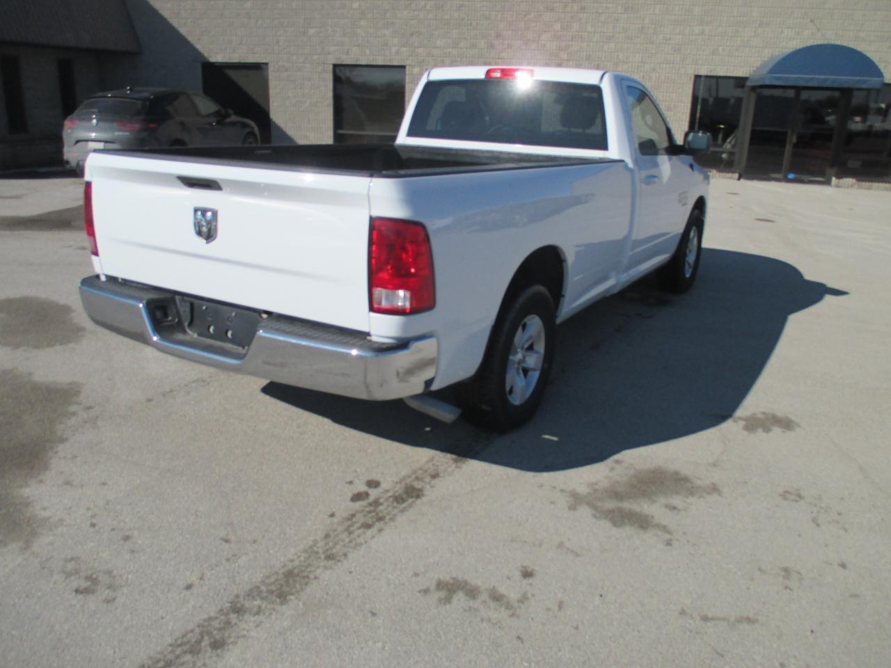 2019 RAM 1500 Classic SLT 4x2 Reg Cab 8' Box - Photo #5