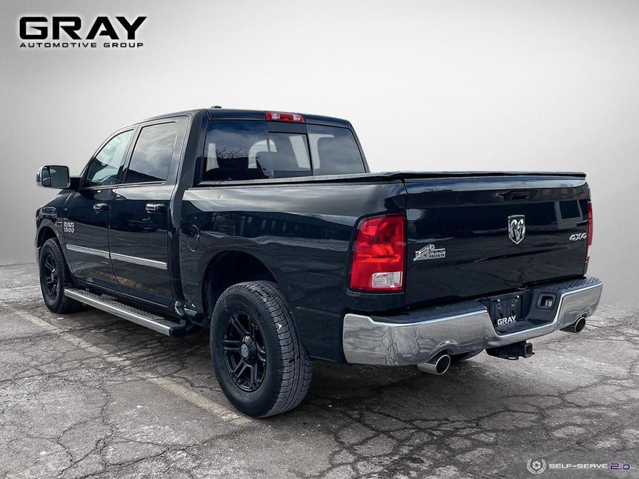 2015 RAM 1500 4WD CREW CAB 140.5" BIG HORN Photo2