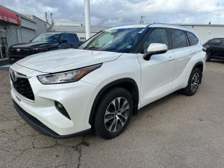 Used 2020 Toyota Highlander XLE AWD for sale in Port Hawkesbury, NS