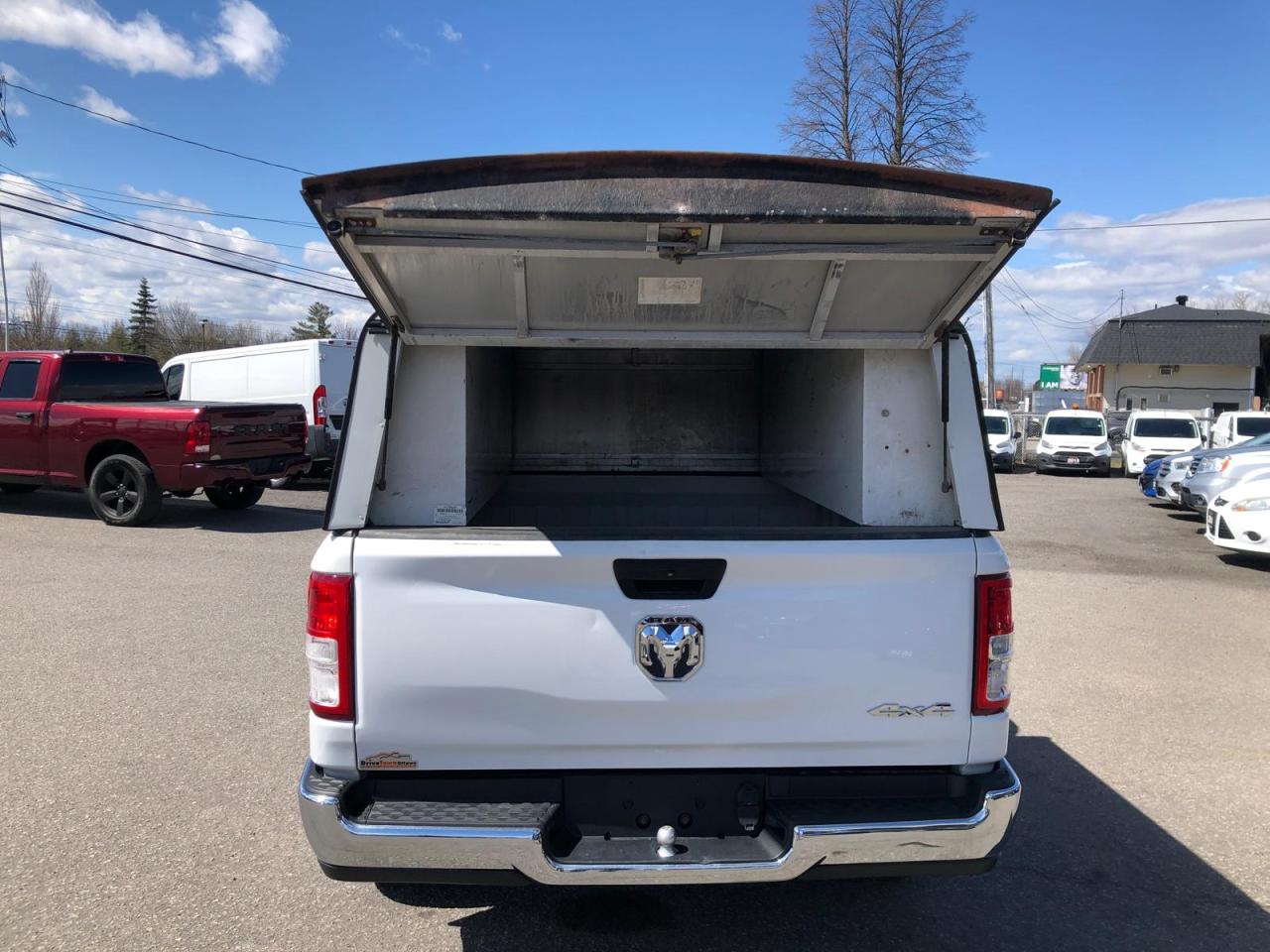 2019 RAM 1500 Tradesman 4x4 Quad Cab 6'4" Box - Photo #9