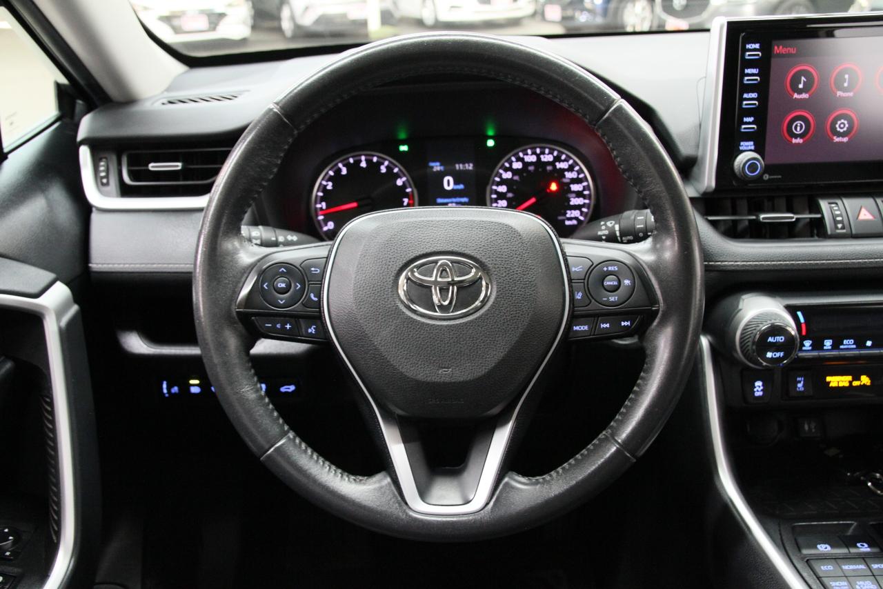 2020 Toyota RAV4 XLE | AWD | Leather | Sunroof | BSM | CarPlay
