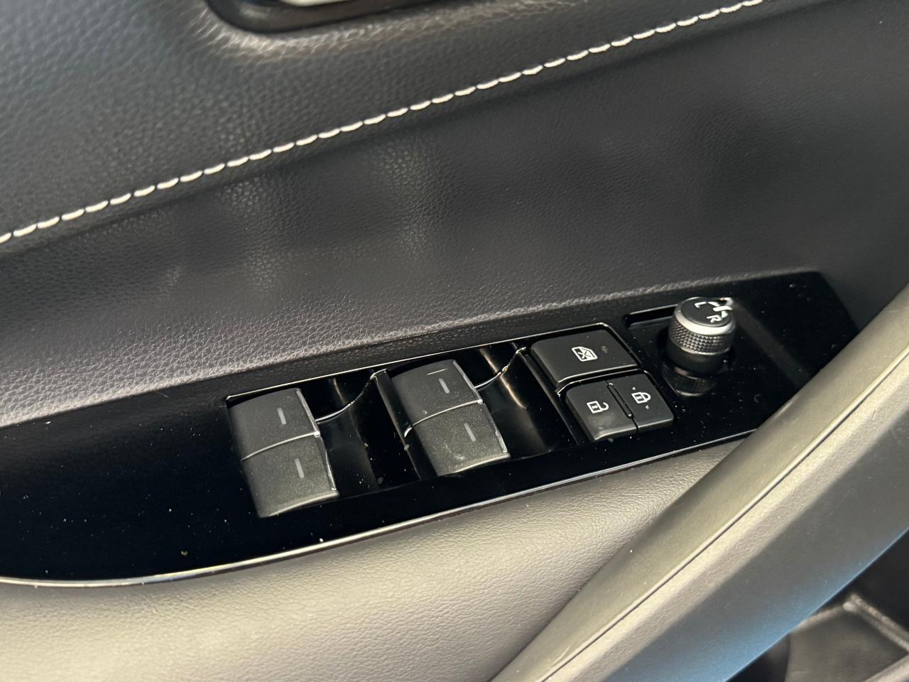 2019 Toyota Corolla SE Hatchback+New Tires+Heated Seats+CLEAN CARFAX Photo55