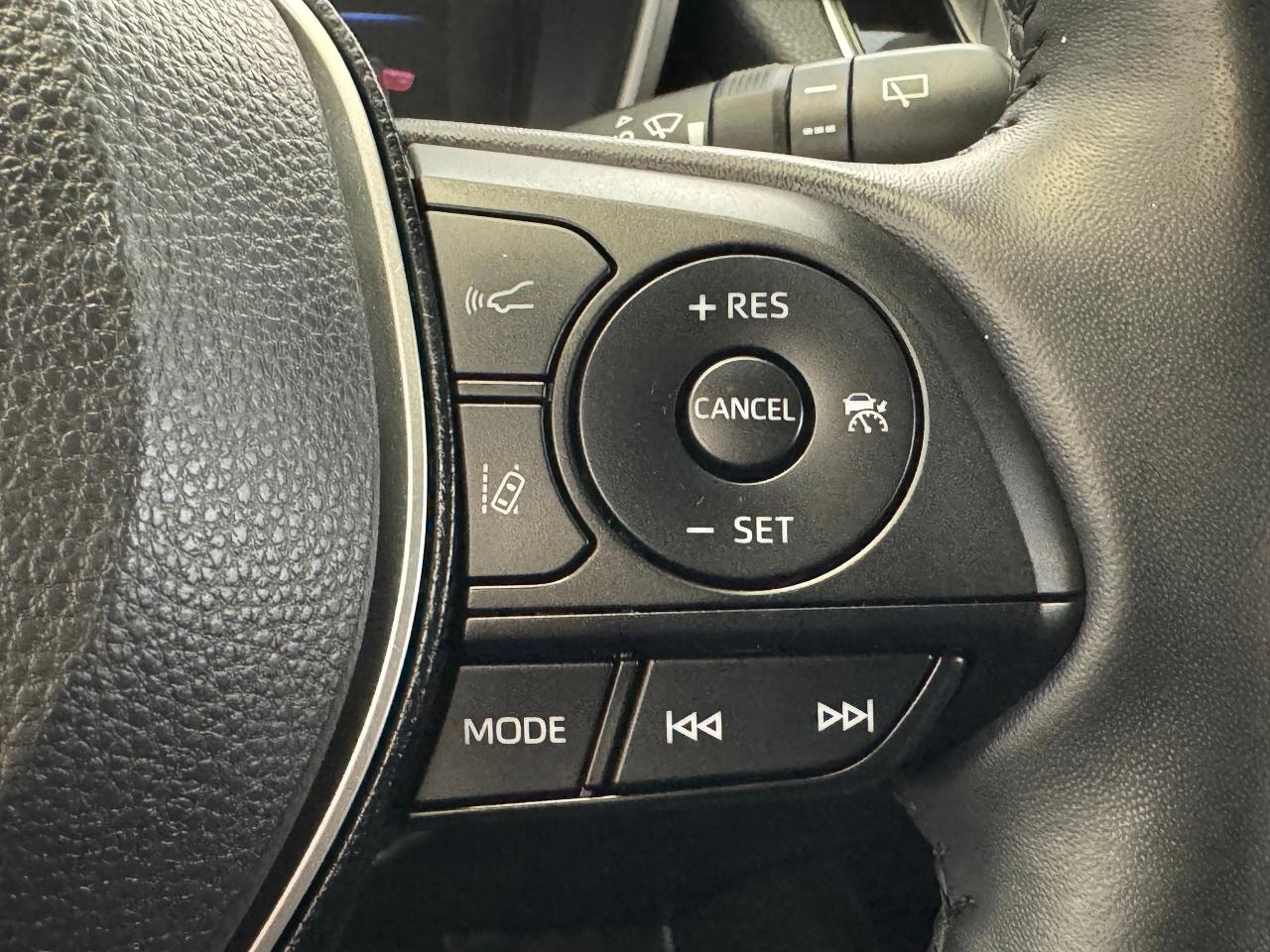 2019 Toyota Corolla SE Hatchback+New Tires+Heated Seats+CLEAN CARFAX Photo50