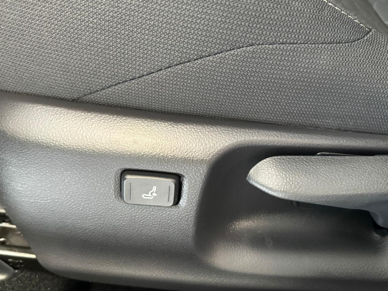 2019 Toyota Corolla SE Hatchback+New Tires+Heated Seats+CLEAN CARFAX - Photo #45