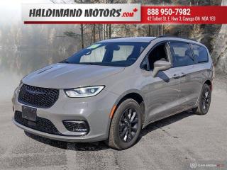 Used 2022 Chrysler Pacifica Touring for sale in Cayuga, ON