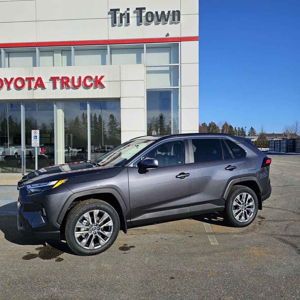 New 2024 Toyota RAV4 XLE Premium AWD for Sale in North Temiskaming ...