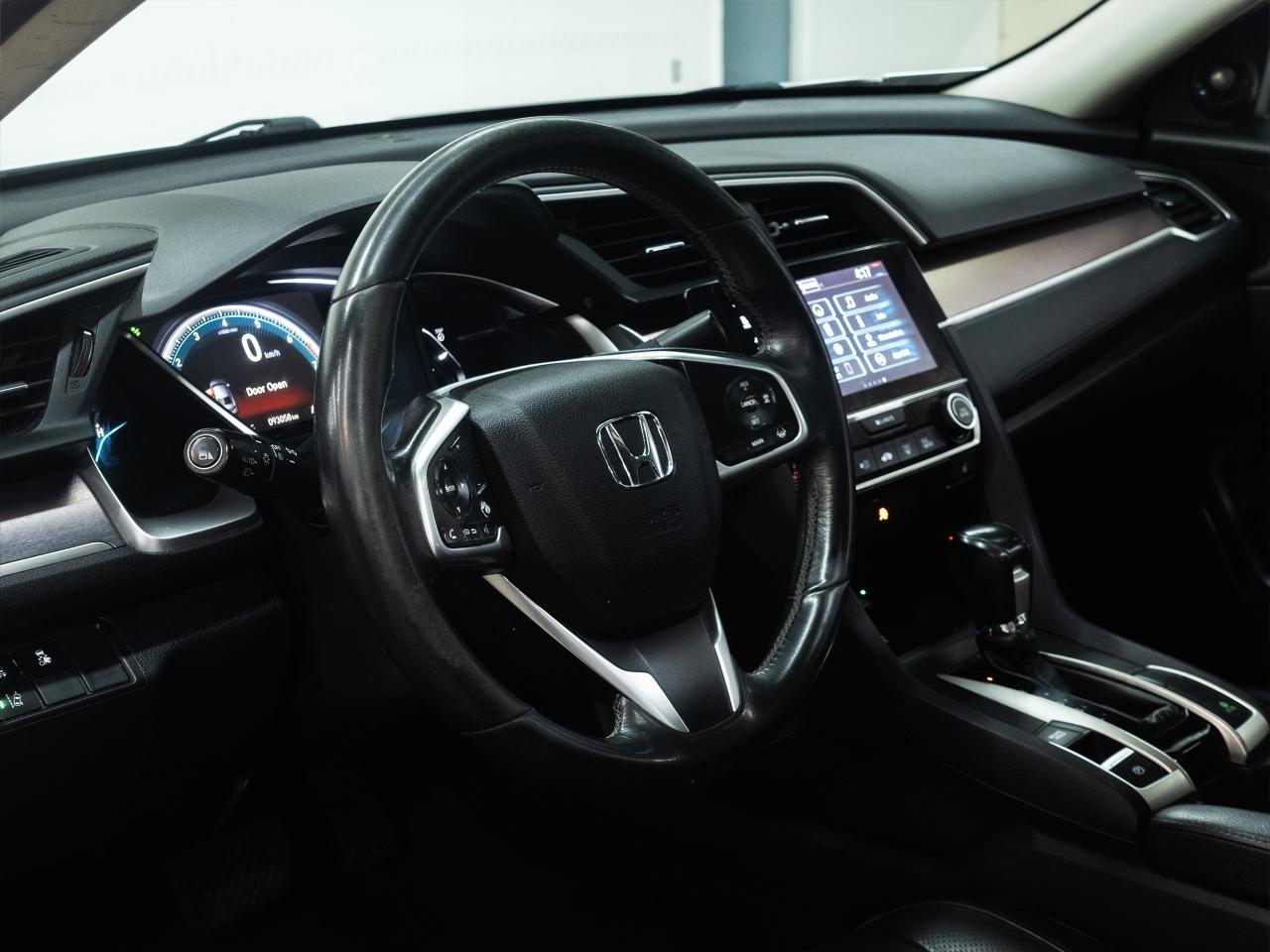 2018 Honda Civic TOURING | Nav | Leather | Sunroof | ACC | CarPlay