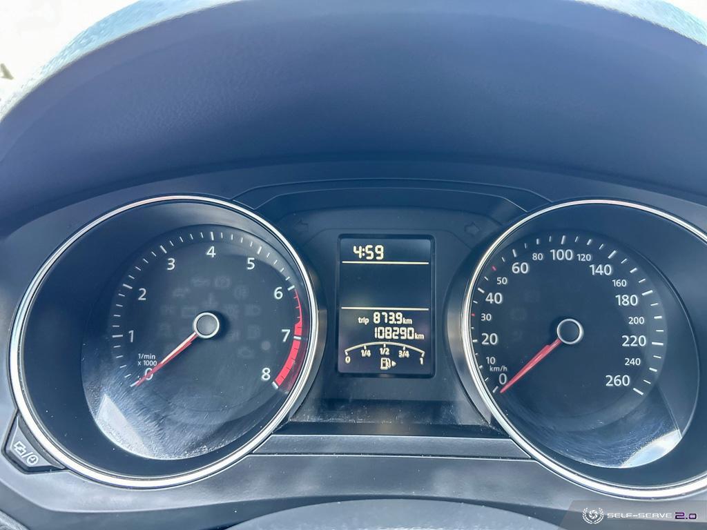 2016 Volkswagen Jetta TREDLINE / AUTO / REVERSE CAM / NO ACCIDENTS - Photo #20