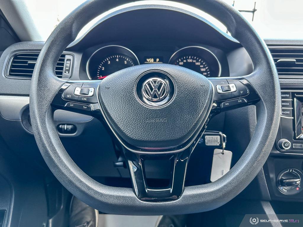 2016 Volkswagen Jetta TREDLINE / AUTO / REVERSE CAM / NO ACCIDENTS - Photo #15
