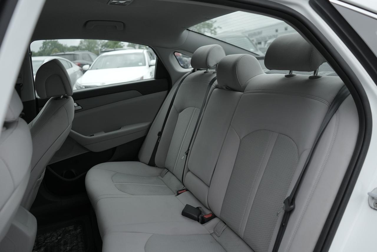 2015 Hyundai Sonata GL Photo