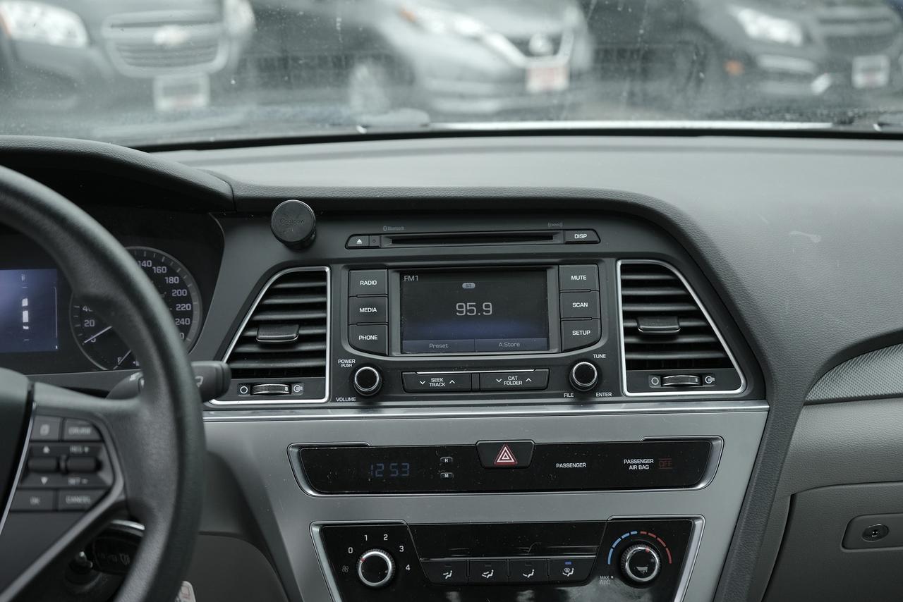 2015 Hyundai Sonata GL Photo
