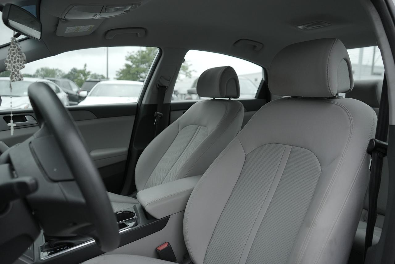 2015 Hyundai Sonata GL Photo