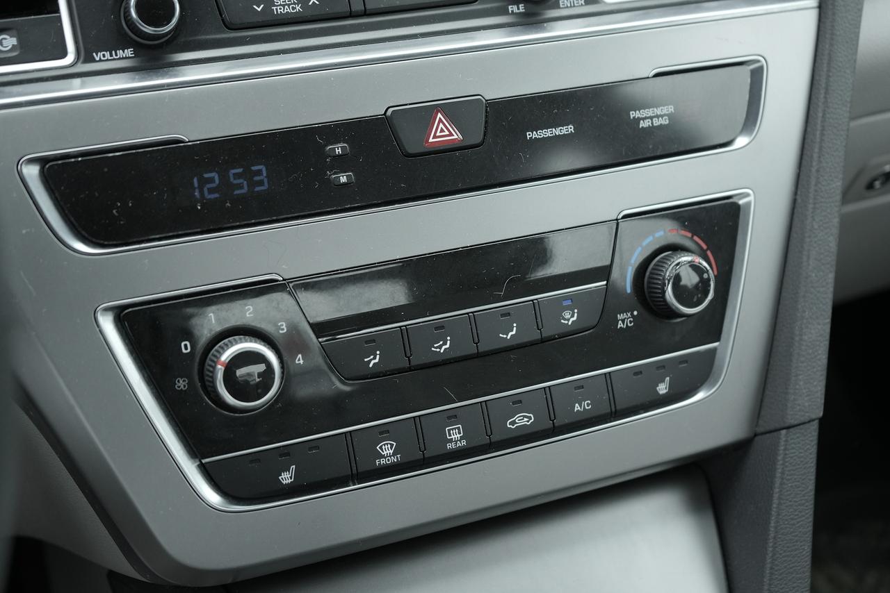 2015 Hyundai Sonata GL Photo