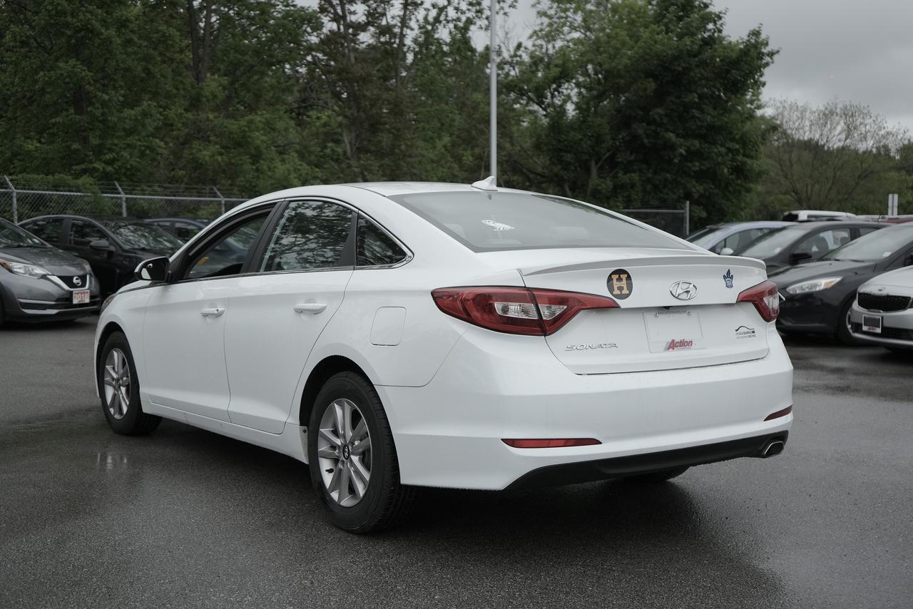 2015 Hyundai Sonata GL Photo