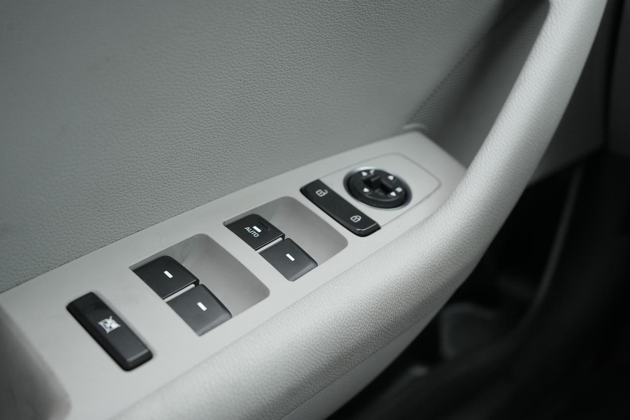 2015 Hyundai Sonata GL Photo
