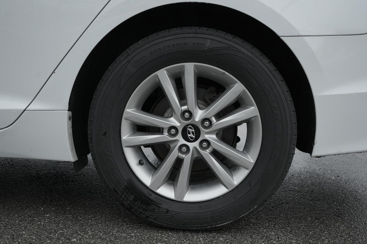 2015 Hyundai Sonata GL Photo