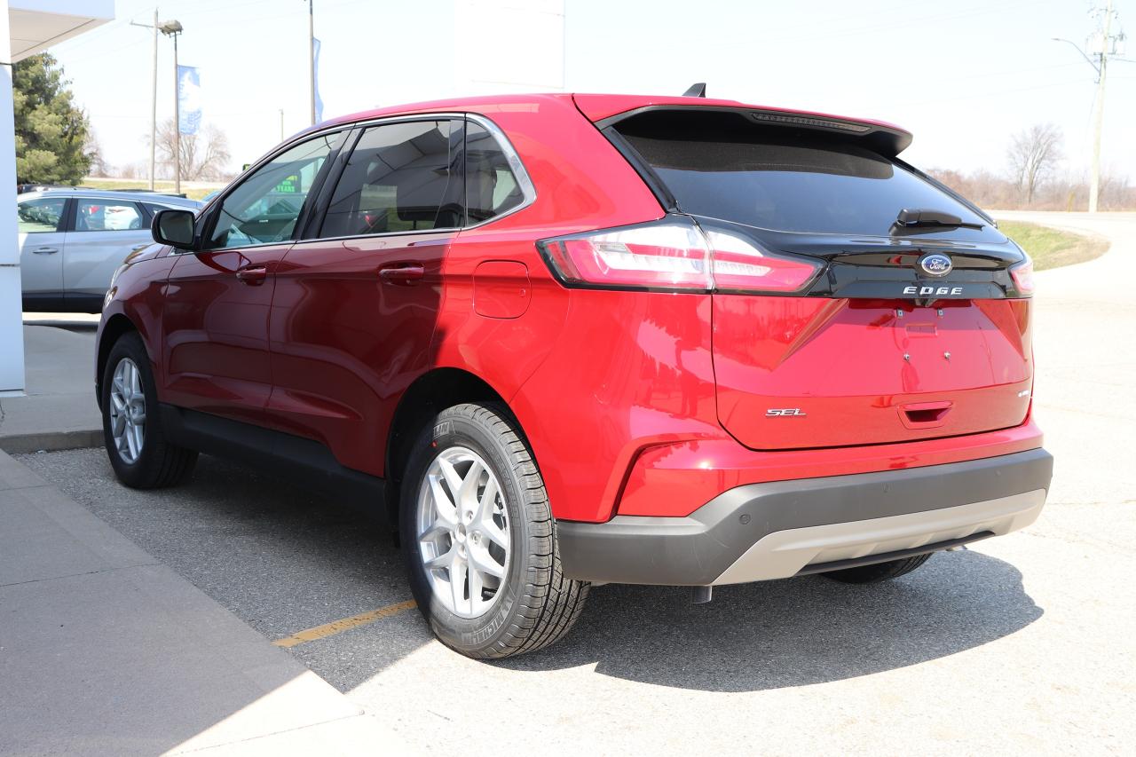 2024 Ford Edge SEL AWD Photo