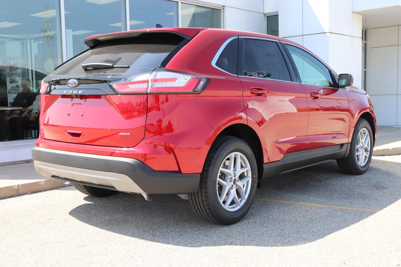 2024 Ford Edge SEL AWD Photo