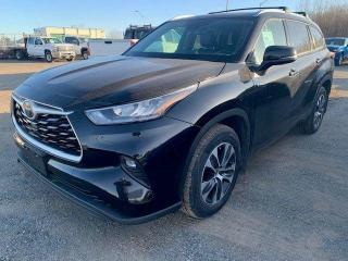 Used 2021 Toyota Highlander XLE V6 for sale in Thunder Bay, ON