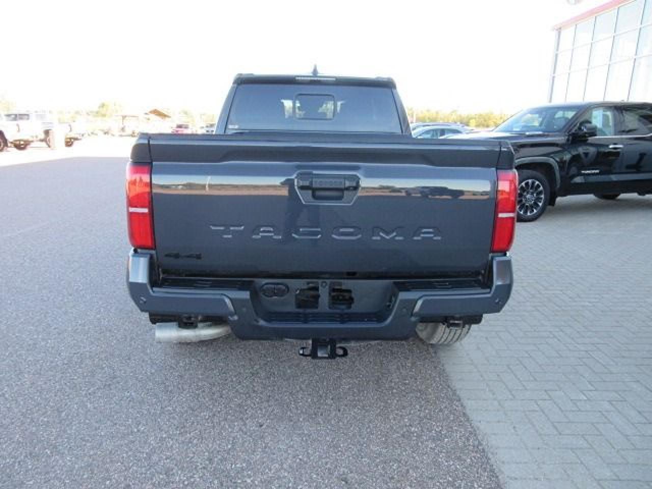 2024 Toyota Tacoma BASE TRD Sport+ Photo3